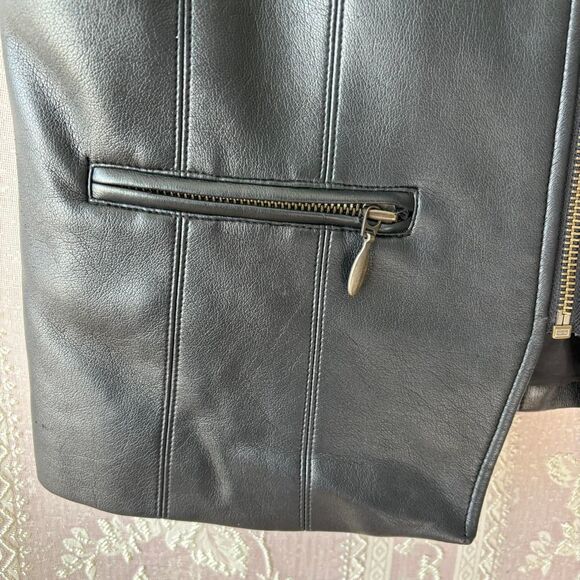 MB Designs Women's Black Faux Leather Vest - Picture 5 of 6